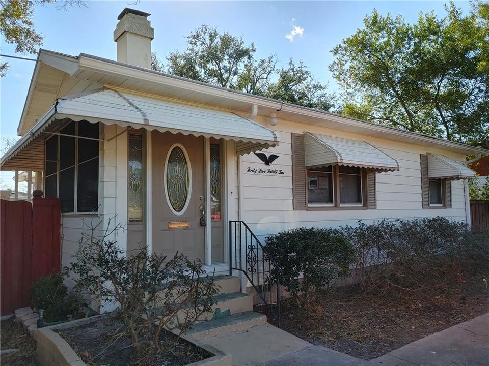 Recently Rented: $1,550 (3 beds, 1 baths, 1168 Square Feet)