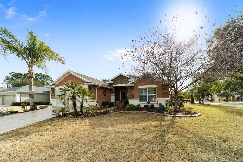 Recently Sold: $379,000 (3 beds, 2 baths, 1718 Square Feet)