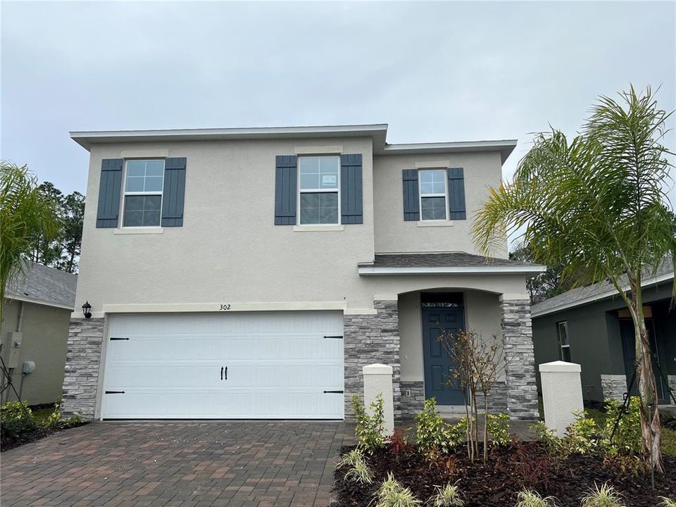 Recently Sold: $366,000 (5 beds, 3 baths, 2447 Square Feet)