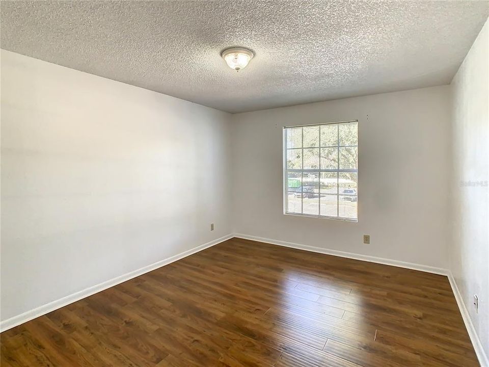 Recently Sold: $159,900 (1 beds, 1 baths, 754 Square Feet)