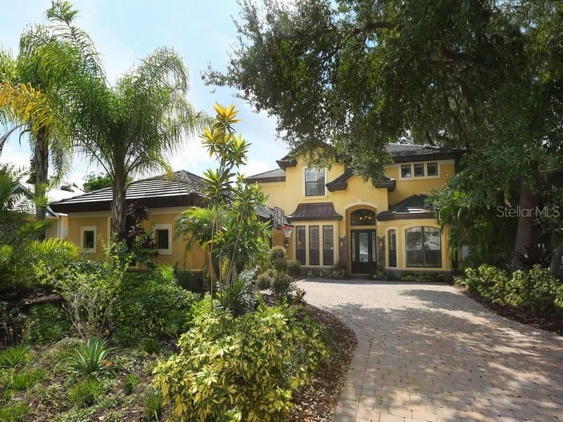 Recently Sold: $2,000,000 (4 beds, 4 baths, 3725 Square Feet)