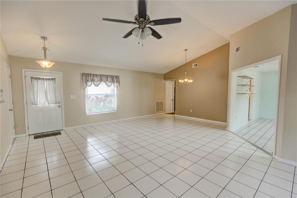 Recently Sold: $245,000 (2 beds, 2 baths, 1707 Square Feet)