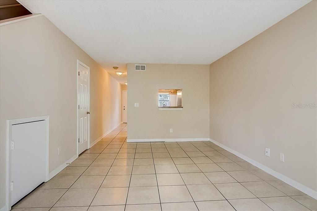 Recently Sold: $124,900 (2 beds, 1 baths, 864 Square Feet)