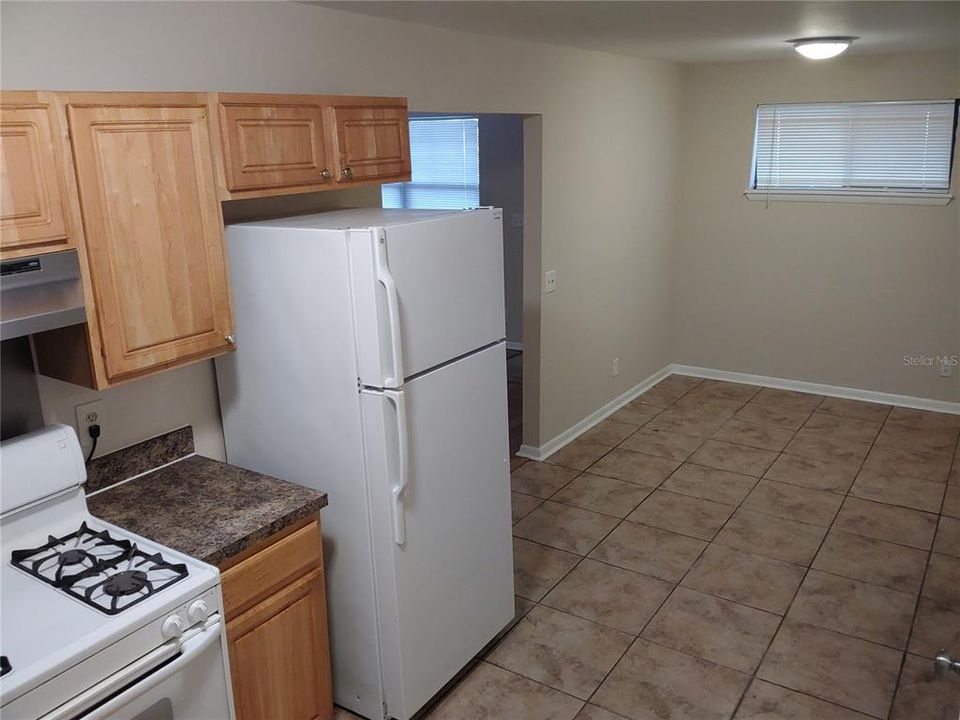 Recently Rented: $1,400 (3 beds, 2 baths, 1100 Square Feet)