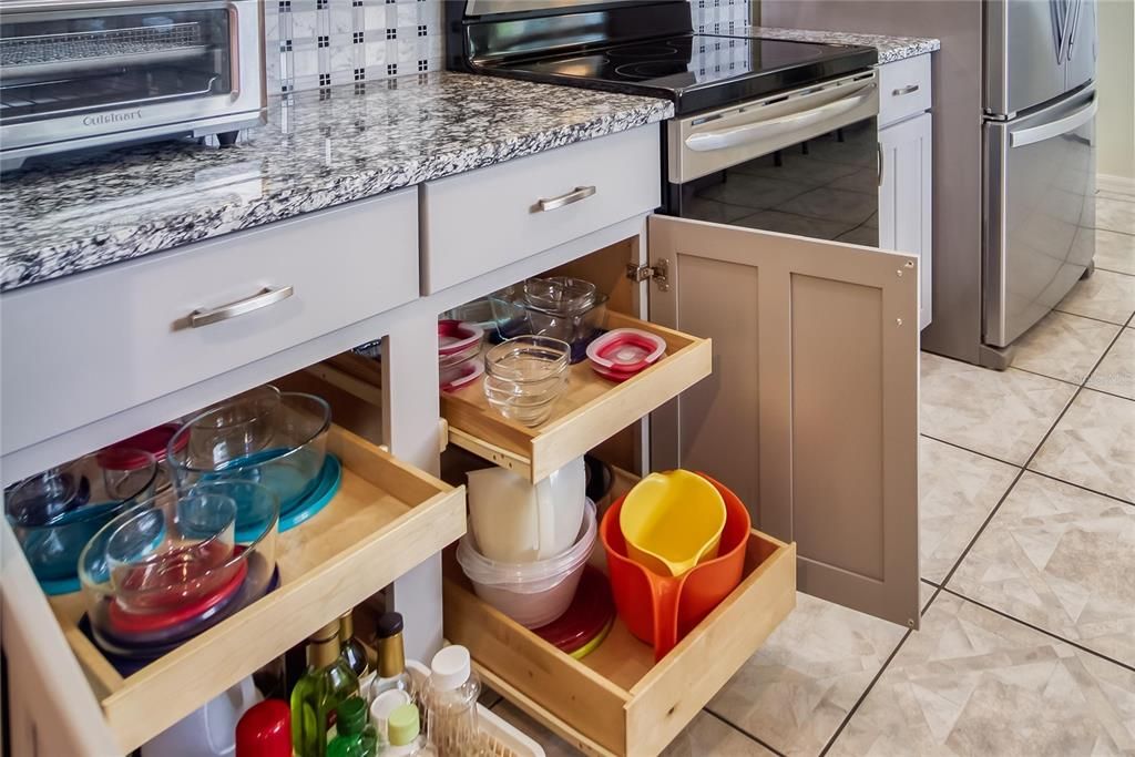 KITCHEN PULL OUT SHELVING