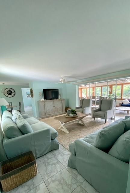 Recently Sold: $1,950,000 (3 beds, 2 baths, 1946 Square Feet)