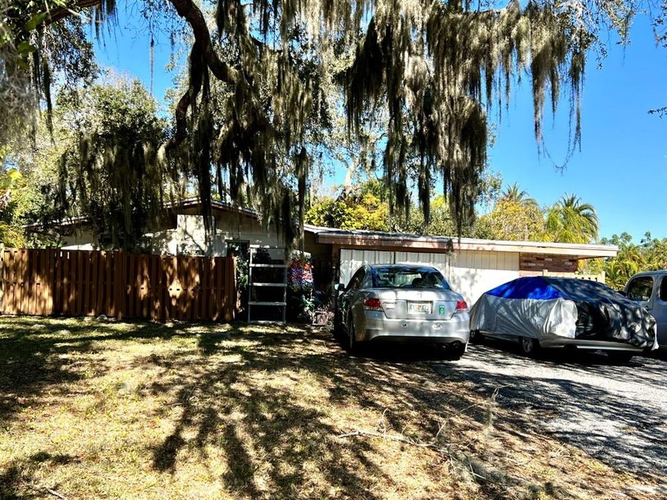 Recently Sold: $550,000 (2 beds, 2 baths, 1072 Square Feet)