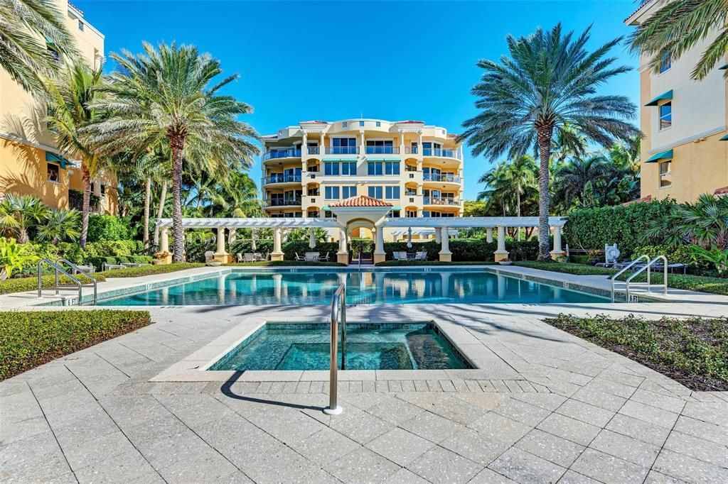 Recently Sold: $3,900,000 (3 beds, 3 baths, 3400 Square Feet)