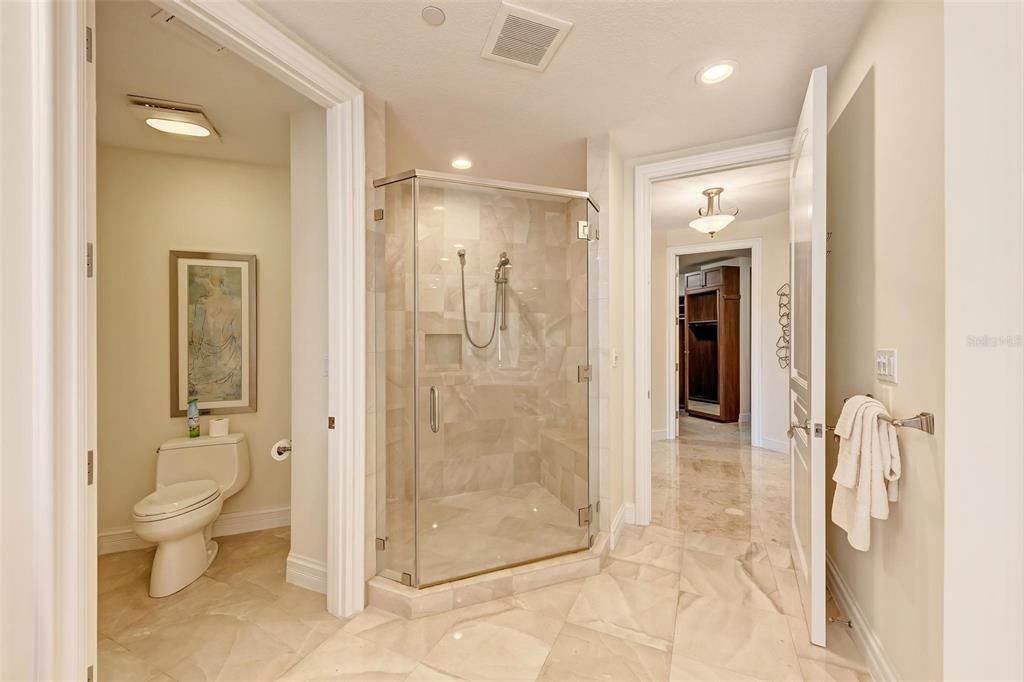 最近售出: $3,900,000 (3 贝兹, 3 浴室, 3400 平方英尺)