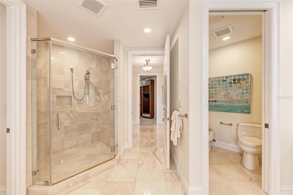 Recently Sold: $3,900,000 (3 beds, 3 baths, 3400 Square Feet)