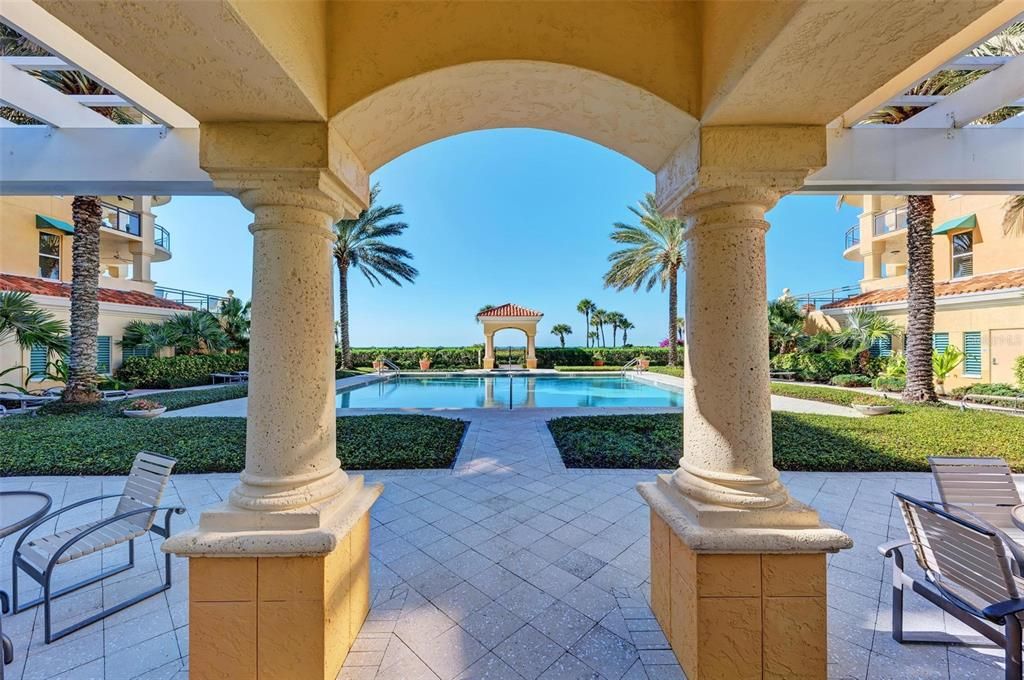 Recently Sold: $3,900,000 (3 beds, 3 baths, 3400 Square Feet)