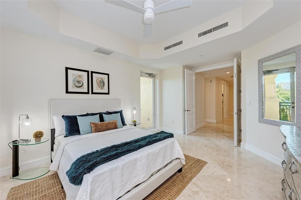 Recently Sold: $3,900,000 (3 beds, 3 baths, 3400 Square Feet)