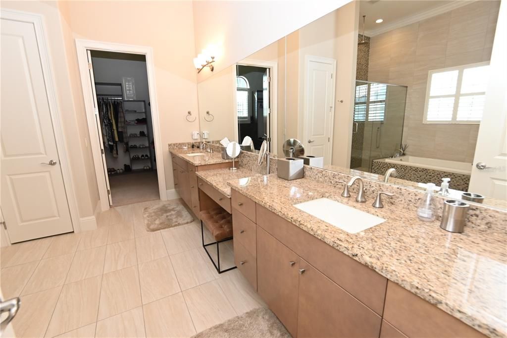 Недавно арендовано: $8,700 (4 спален, 4 ванн, 4140 Квадратных фут)