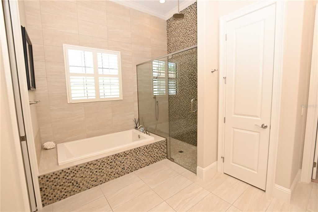 最近租的: $8,700 (4 贝兹, 4 浴室, 4140 平方英尺)