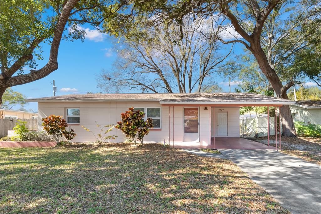Recently Sold: $270,000 (2 beds, 1 baths, 748 Square Feet)