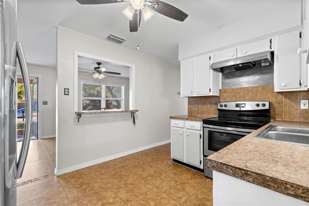 Recently Sold: $270,000 (2 beds, 1 baths, 748 Square Feet)