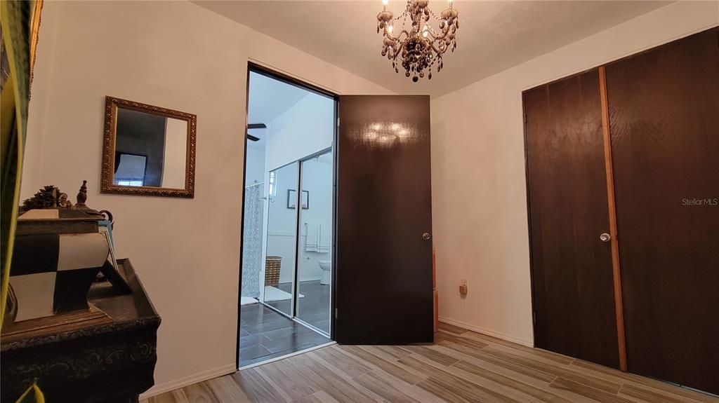 Vendido Recientemente: $450,000 (5 camas, 4 baños, 3519 Pies cuadrados)