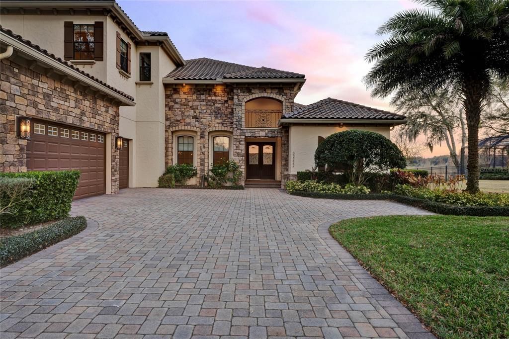 Recently Sold: $1,150,000 (5 beds, 4 baths, 4250 Square Feet)