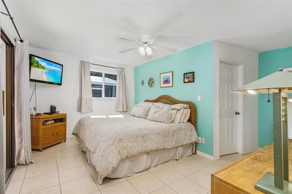Recently Sold: $423,000 (2 beds, 2 baths, 1434 Square Feet)