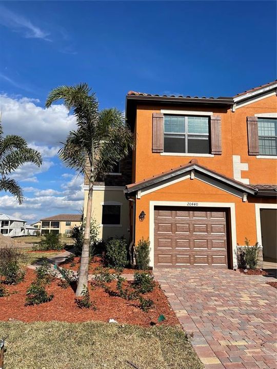 最近售出: $325,525 (3 贝兹, 2 浴室, 1950 平方英尺)