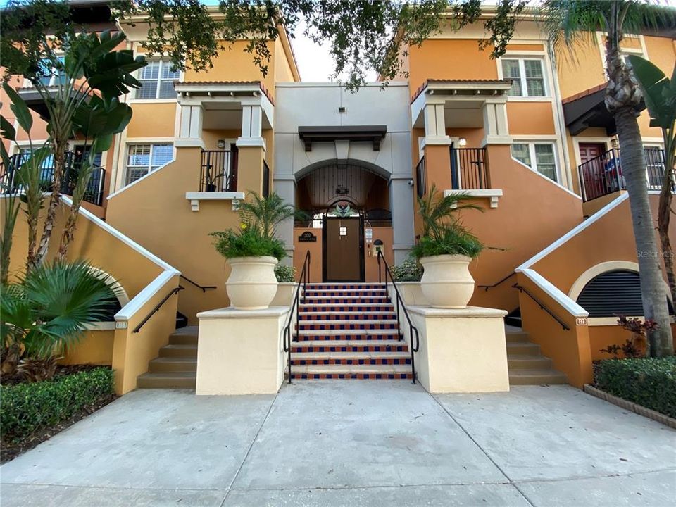 Recently Sold: $639,000 (2 beds, 2 baths, 1170 Square Feet)