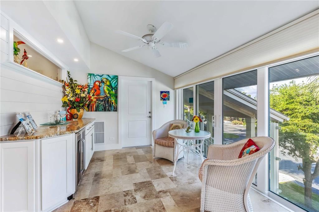 Recently Sold: $2,100,000 (2 beds, 2 baths, 1300 Square Feet)