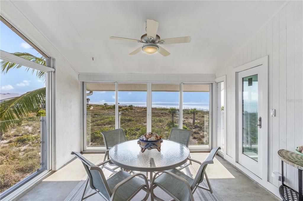 Recently Sold: $2,100,000 (2 beds, 2 baths, 1300 Square Feet)