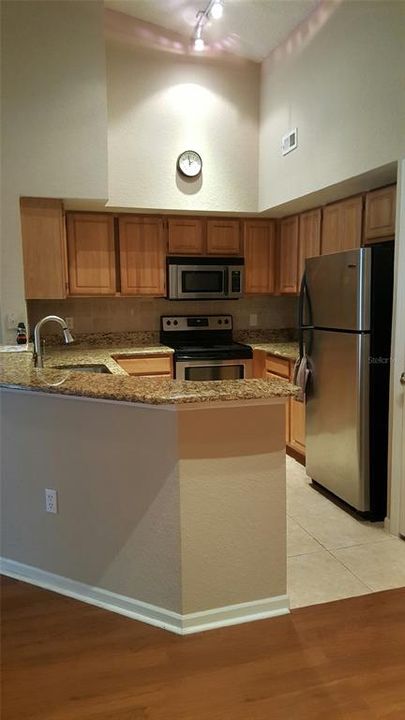 Recently Rented: $1,400 (1 beds, 1 baths, 789 Square Feet)