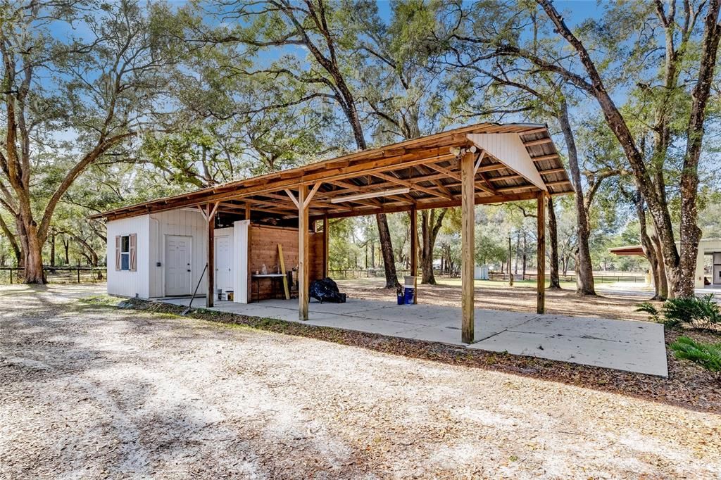 Open air barn with office, Tack room
