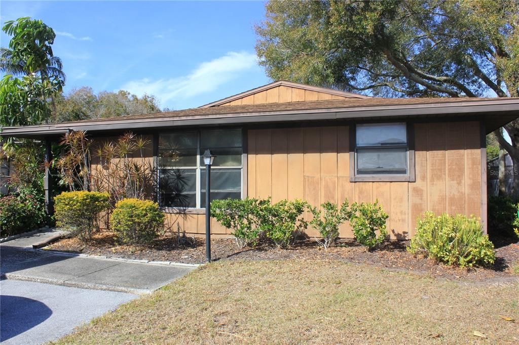 Recently Sold: $150,000 (2 beds, 1 baths, 708 Square Feet)