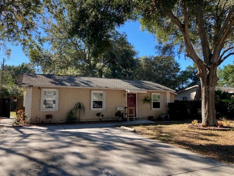 Recently Sold: $300,000 (3 beds, 2 baths, 1290 Square Feet)