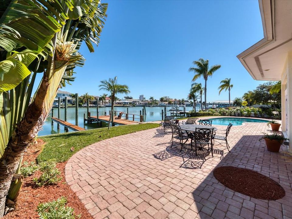 Recently Sold: $1,649,000 (4 beds, 2 baths, 2519 Square Feet)
