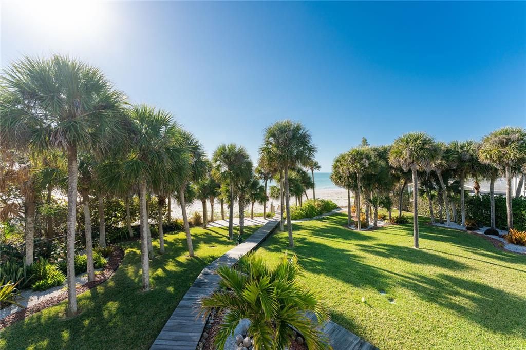 Recently Sold: $4,800,000 (4 beds, 5 baths, 7285 Square Feet)