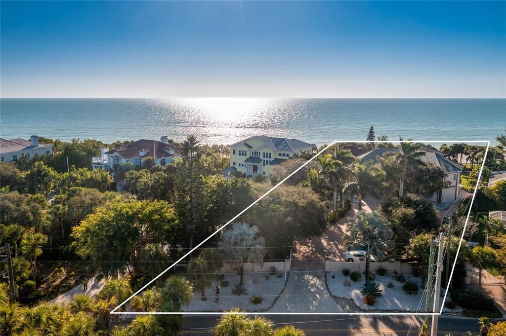 Recently Sold: $4,800,000 (4 beds, 5 baths, 7285 Square Feet)