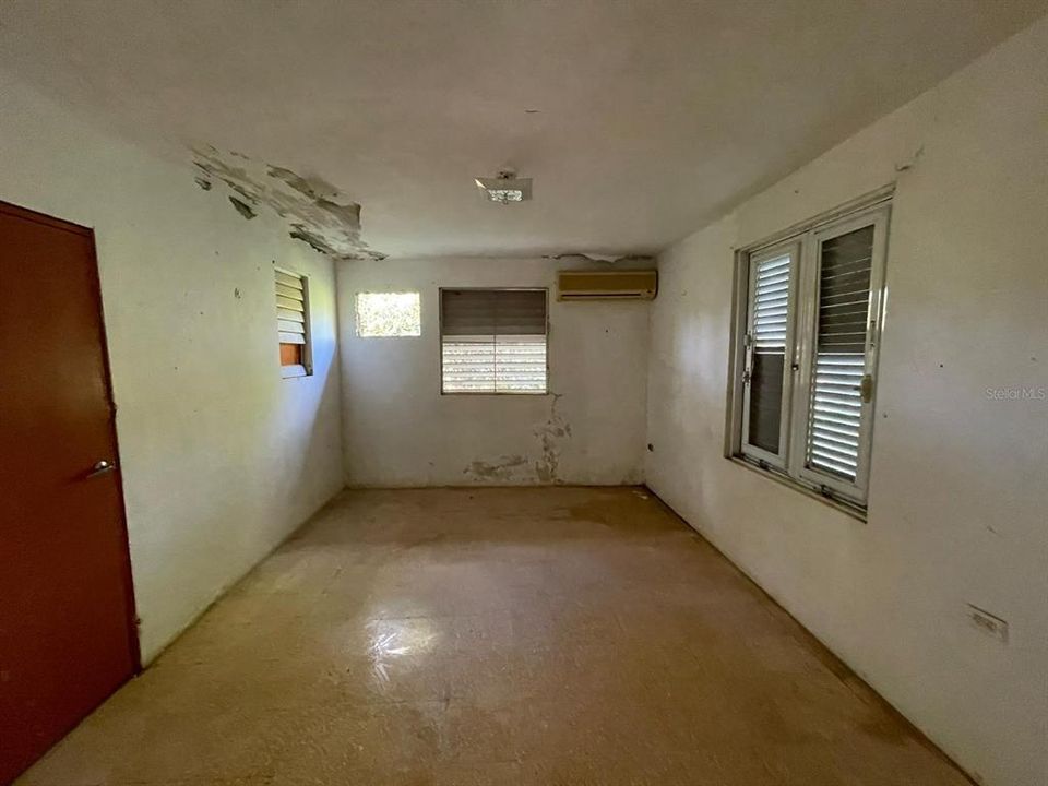 Vendido Recientemente: $54,900 (3 camas, 1 baños, 1200 Pies cuadrados)