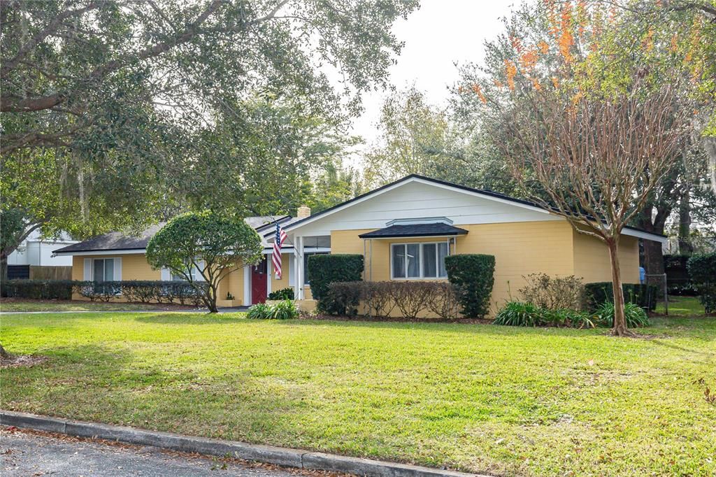 Recently Sold: $1,000,000 (3 beds, 2 baths, 1859 Square Feet)