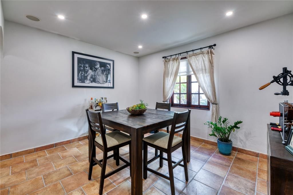 Recently Sold: $2,750,000 (3 beds, 2 baths, 0 Square Feet)