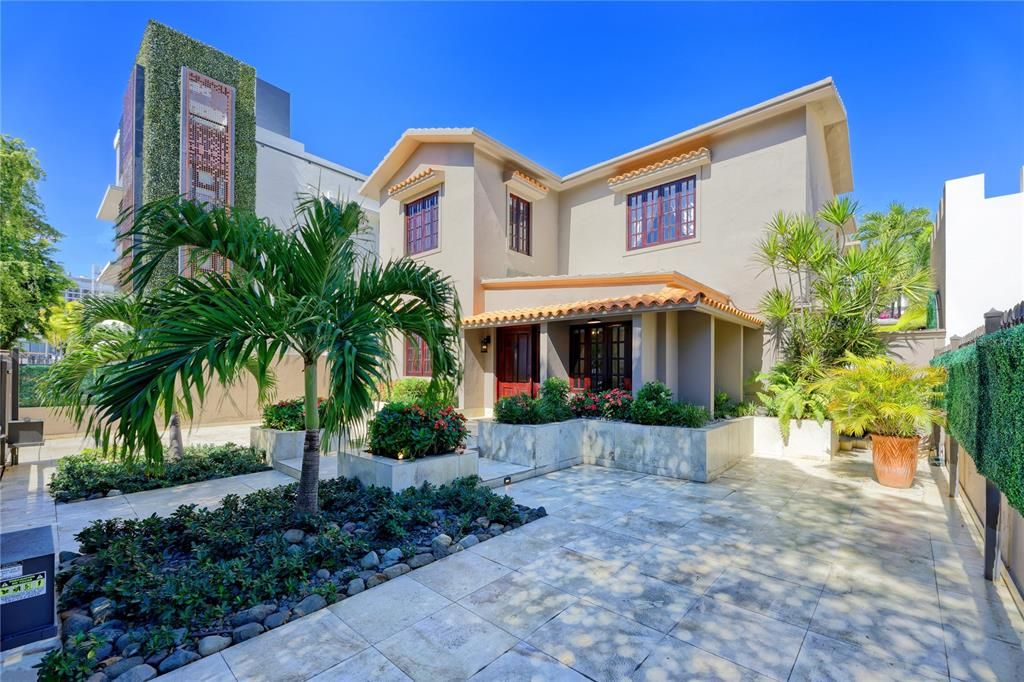 Recently Sold: $2,750,000 (3 beds, 2 baths, 0 Square Feet)