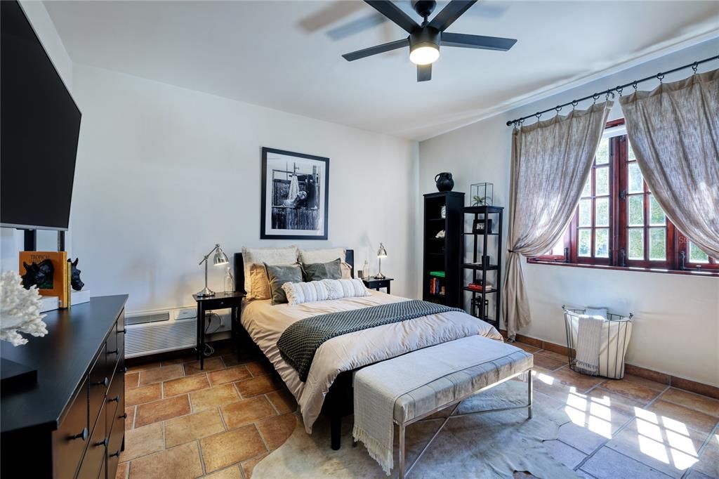 Recently Sold: $2,750,000 (3 beds, 2 baths, 0 Square Feet)