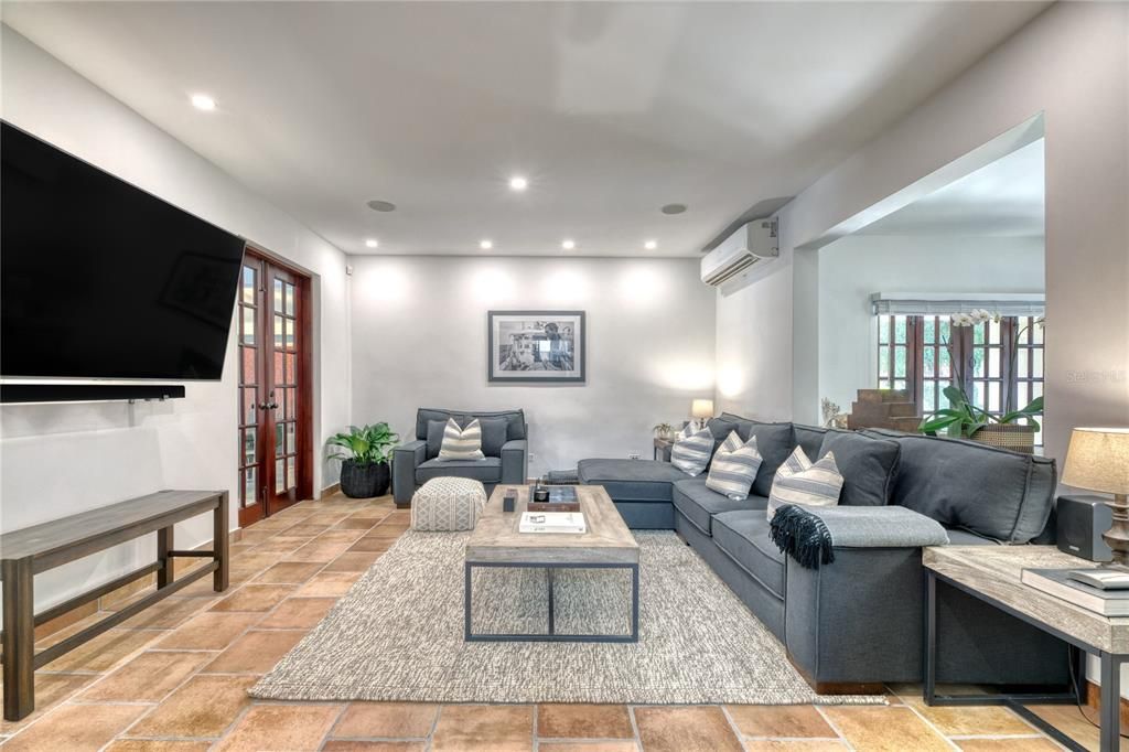 Recently Sold: $2,750,000 (3 beds, 2 baths, 0 Square Feet)