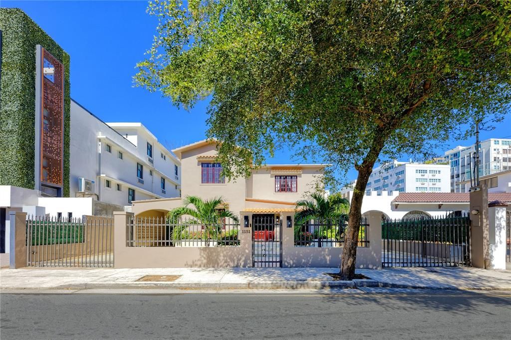 Recently Sold: $2,750,000 (3 beds, 2 baths, 0 Square Feet)