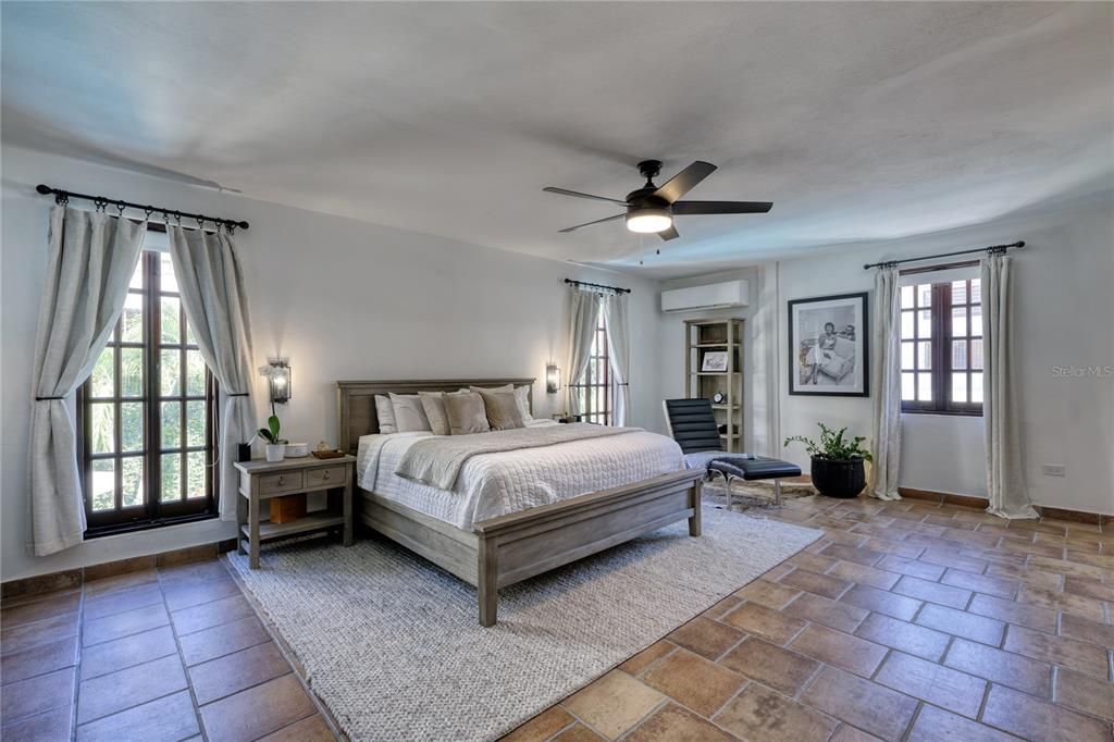 Recently Sold: $2,750,000 (3 beds, 2 baths, 0 Square Feet)