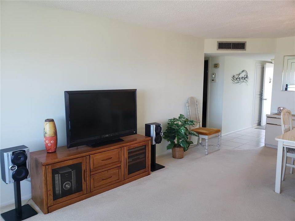 Recently Sold: $315,000 (2 beds, 2 baths, 1040 Square Feet)