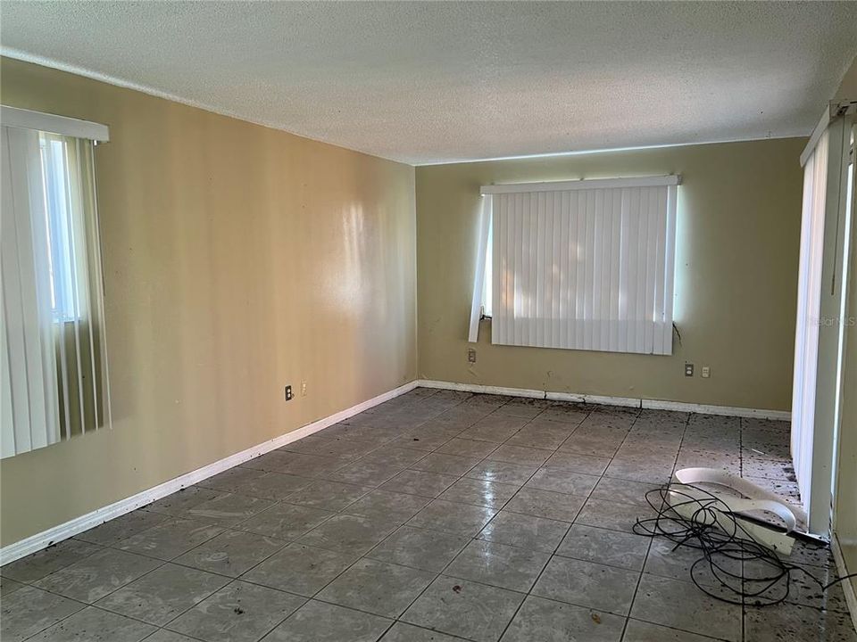 Recently Sold: $55,000 (1 beds, 1 baths, 672 Square Feet)