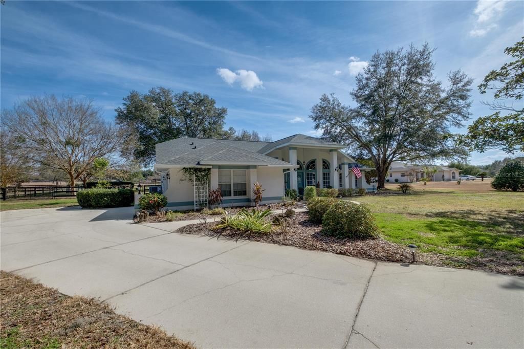 Recently Sold: $625,000 (3 beds, 2 baths, 2362 Square Feet)