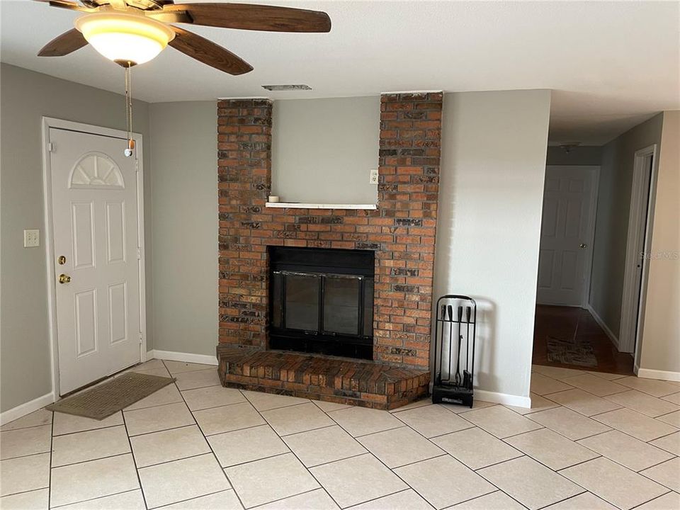 Recently Rented: $1,500 (3 beds, 1 baths, 1248 Square Feet)