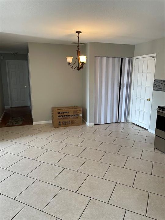 Recently Rented: $1,500 (3 beds, 1 baths, 1248 Square Feet)