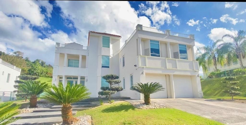 Vendido Recientemente: $795,000 (4 camas, 3 baños, 4400 Pies cuadrados)