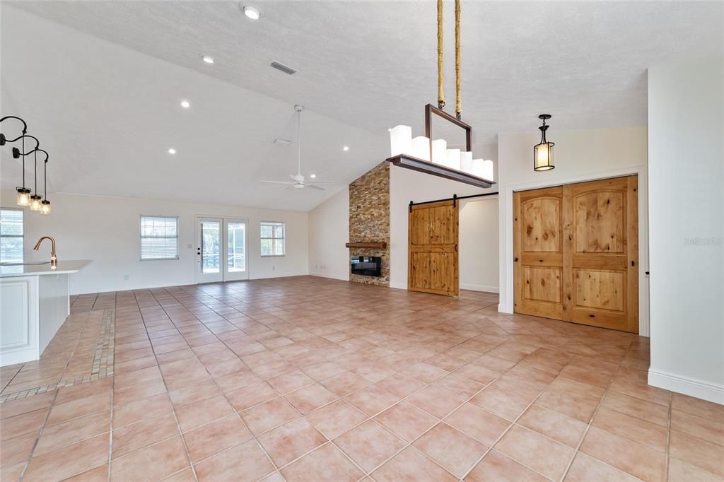 Recently Sold: $1,650,000 (3 beds, 2 baths, 3066 Square Feet)