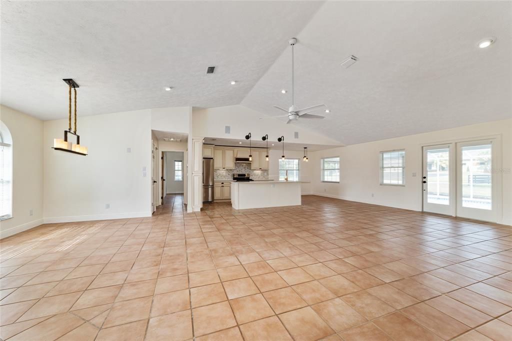 Recently Sold: $1,650,000 (3 beds, 2 baths, 3066 Square Feet)